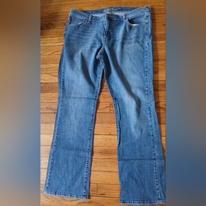 Old Navy The Sweetheart Classic Rise Boot Cut Stretch Women's Jeans. Size 16R